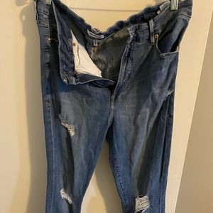 Good American “good waist” skinny distressed jeans